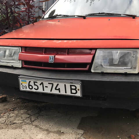 Красный ВАЗ 2108, объемом двигателя 1.3 л и пробегом 200 тыс. км за 700 $, фото 3 на Automoto.ua