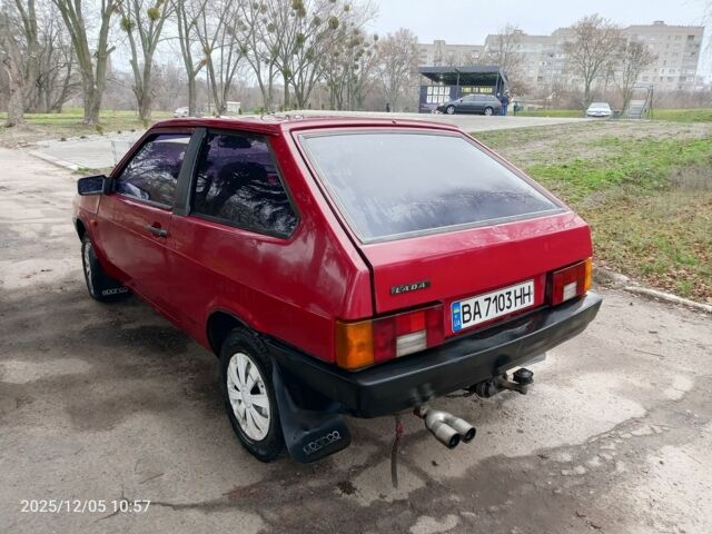 Красный ВАЗ 2108, объемом двигателя 1.3 л и пробегом 100 тыс. км за 913 $, фото 3 на Automoto.ua