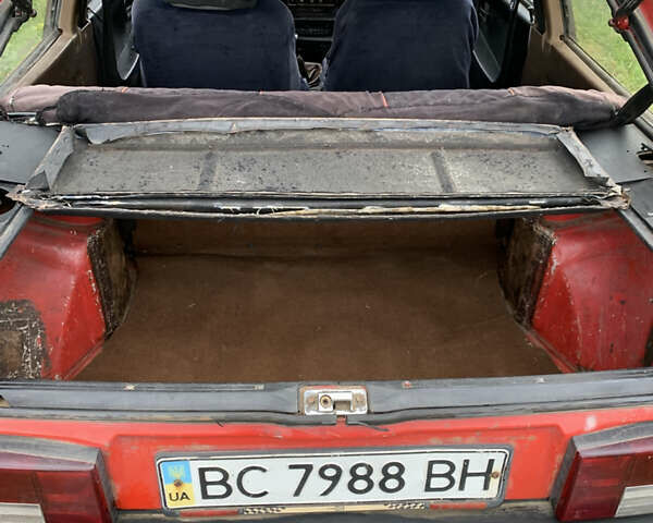 Красный ВАЗ 2108, объемом двигателя 1.3 л и пробегом 300 тыс. км за 599 $, фото 6 на Automoto.ua