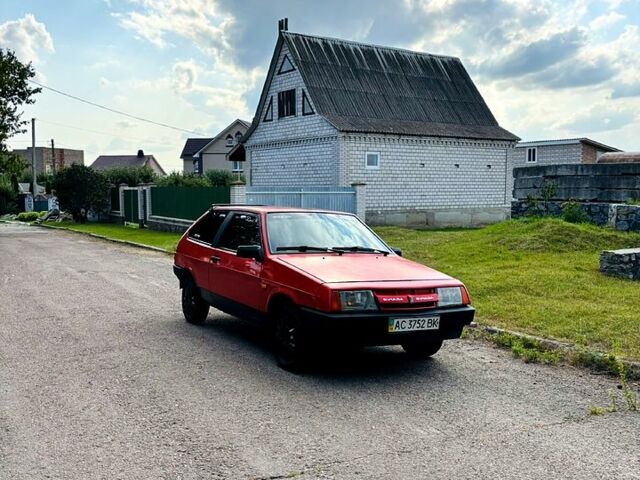 Красный ВАЗ 2108, объемом двигателя 1.3 л и пробегом 320 тыс. км за 670 $, фото 2 на Automoto.ua