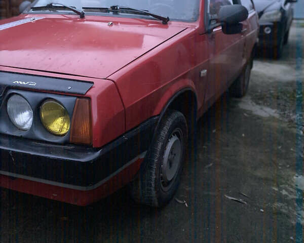 Красный ВАЗ 2108, объемом двигателя 1.3 л и пробегом 280 тыс. км за 850 $, фото 1 на Automoto.ua