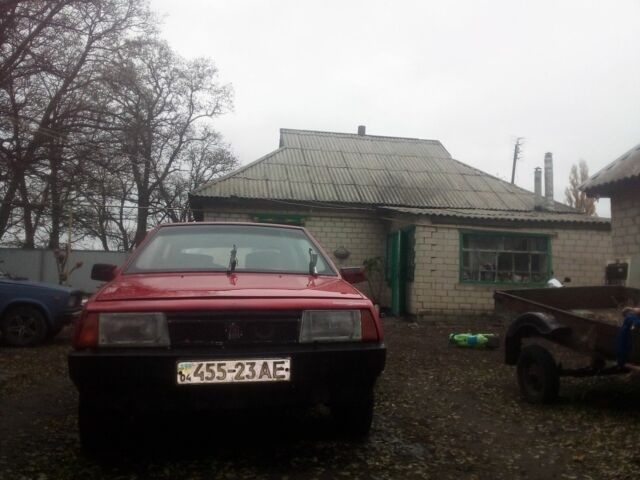 Красный ВАЗ 2108, объемом двигателя 1 л и пробегом 1000 тыс. км за 358 $, фото 1 на Automoto.ua