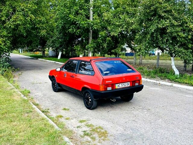 Красный ВАЗ 2108, объемом двигателя 1.3 л и пробегом 320 тыс. км за 670 $, фото 3 на Automoto.ua