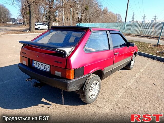Красный ВАЗ 2108, объемом двигателя 13 л и пробегом 200 тыс. км за 950 $, фото 2 на Automoto.ua