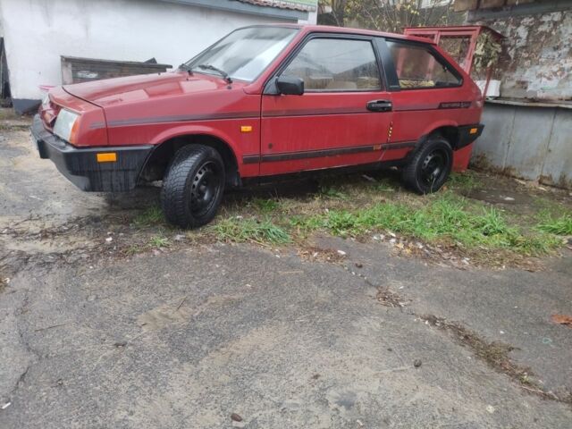 Красный ВАЗ 2108, объемом двигателя 1.3 л и пробегом 100 тыс. км за 1300 $, фото 2 на Automoto.ua