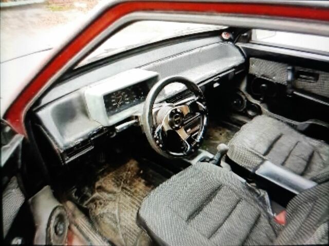 Красный ВАЗ 2108, объемом двигателя 1.3 л и пробегом 150 тыс. км за 750 $, фото 3 на Automoto.ua