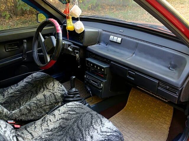 Красный ВАЗ 2108, объемом двигателя 1.3 л и пробегом 162 тыс. км за 850 $, фото 3 на Automoto.ua