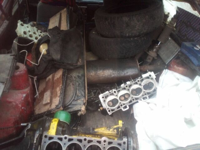 Красный ВАЗ 2108, объемом двигателя 1 л и пробегом 1000 тыс. км за 358 $, фото 4 на Automoto.ua