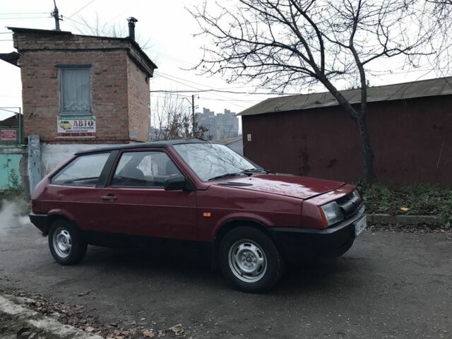 Красный ВАЗ 2108, объемом двигателя 1.3 л и пробегом 150 тыс. км за 670 $, фото 2 на Automoto.ua