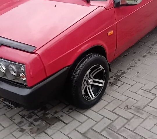 Красный ВАЗ 2108, объемом двигателя 1.3 л и пробегом 493 тыс. км за 850 $, фото 1 на Automoto.ua