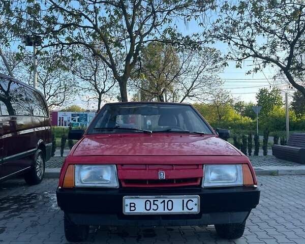 Красный ВАЗ 2108, объемом двигателя 1.1 л и пробегом 190 тыс. км за 950 $, фото 1 на Automoto.ua