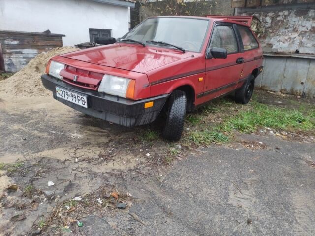 Красный ВАЗ 2108, объемом двигателя 1.3 л и пробегом 100 тыс. км за 1300 $, фото 1 на Automoto.ua