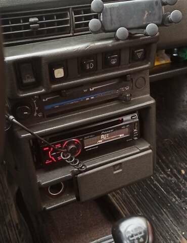 ВАЗ 2108 1987 у Харкові на Automoto.ua Червоний ВАЗ 2108, об'ємом двигуна 1.5 л та пробігом 100 тис. км за 800 $, фото 3 на Automoto.ua