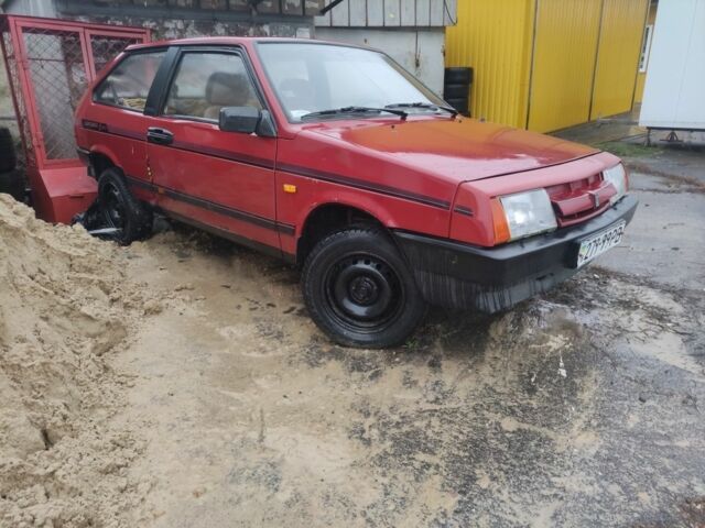 Красный ВАЗ 2108, объемом двигателя 1.3 л и пробегом 100 тыс. км за 1300 $, фото 3 на Automoto.ua