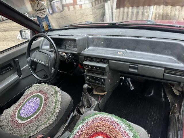 Красный ВАЗ 2108, объемом двигателя 1.5 л и пробегом 385 тыс. км за 621 $, фото 11 на Automoto.ua