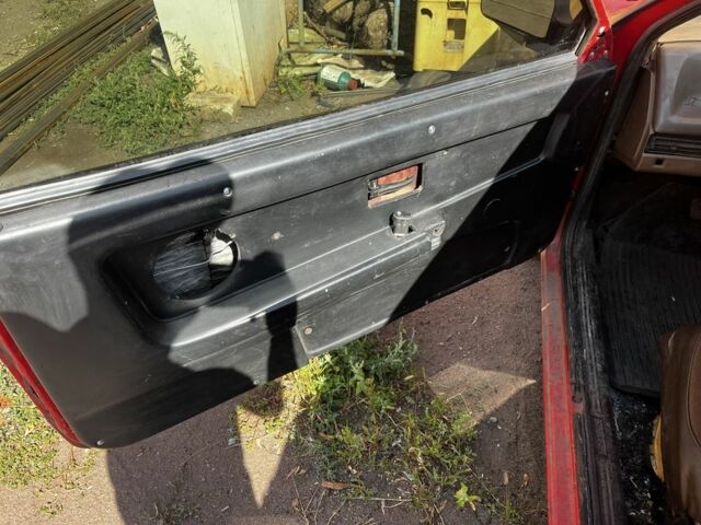 ВАЗ 2108 1988 в Кривом Роге на Automoto.ua Красный ВАЗ 2108, объемом двигателя 0 л и пробегом 222 тыс. км за 720 $, фото 5 на Automoto.ua