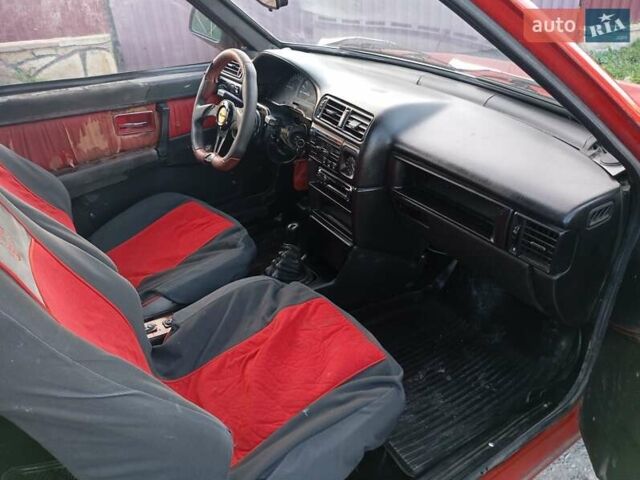 Красный ВАЗ 2108, объемом двигателя 1.5 л и пробегом 280 тыс. км за 1250 $, фото 1 на Automoto.ua