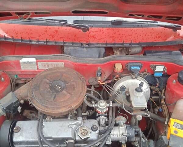 Красный ВАЗ 2108, объемом двигателя 1.5 л и пробегом 280 тыс. км за 1200 $, фото 2 на Automoto.ua