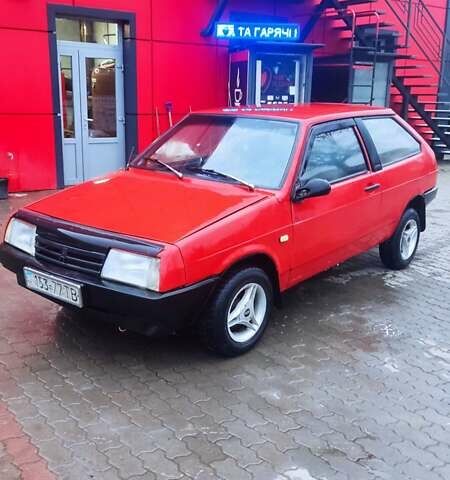Красный ВАЗ 2108, объемом двигателя 1.5 л и пробегом 200 тыс. км за 600 $, фото 1 на Automoto.ua
