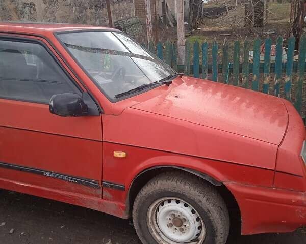 Красный ВАЗ 2108, объемом двигателя 1.5 л и пробегом 280 тыс. км за 1200 $, фото 3 на Automoto.ua
