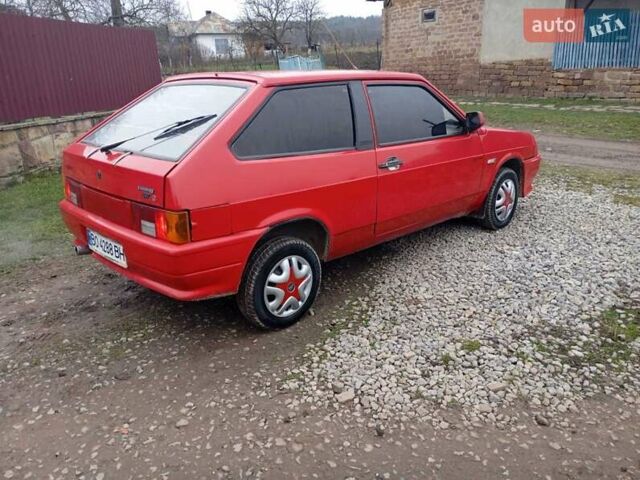 Красный ВАЗ 2108, объемом двигателя 1.5 л и пробегом 240 тыс. км за 1250 $, фото 3 на Automoto.ua