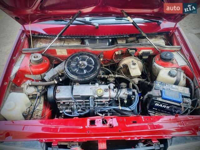 Красный ВАЗ 2108, объемом двигателя 1.3 л и пробегом 100 тыс. км за 1250 $, фото 2 на Automoto.ua