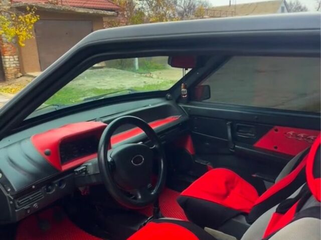 Красный ВАЗ 2108, объемом двигателя 1.5 л и пробегом 100 тыс. км за 2100 $, фото 3 на Automoto.ua