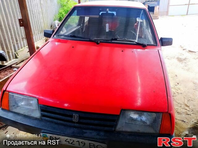 Красный ВАЗ 2108, объемом двигателя 15 л и пробегом 333 тыс. км за 650 $, фото 2 на Automoto.ua