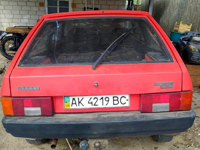 Красный ВАЗ 2108, объемом двигателя 15 л и пробегом 333 тыс. км за 650 $, фото 4 на Automoto.ua