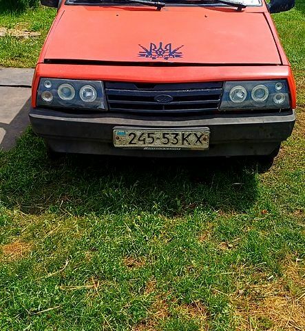 Красный ВАЗ 2108, объемом двигателя 1.5 л и пробегом 100 тыс. км за 700 $, фото 2 на Automoto.ua