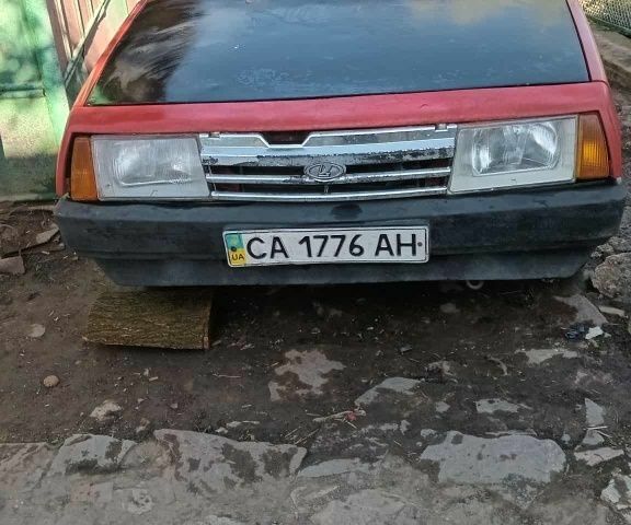 Красный ВАЗ 2108, объемом двигателя 1.5 л и пробегом 143 тыс. км за 605 $, фото 4 на Automoto.ua