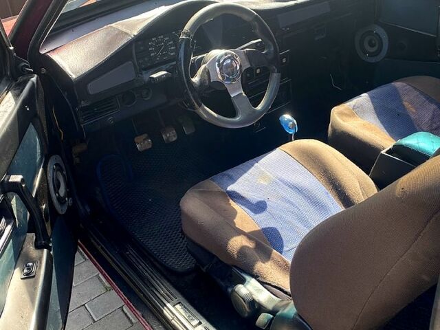 Красный ВАЗ 2108, объемом двигателя 1.1 л и пробегом 230 тыс. км за 1100 $, фото 5 на Automoto.ua