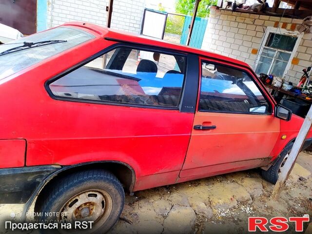 Красный ВАЗ 2108, объемом двигателя 15 л и пробегом 333 тыс. км за 650 $, фото 3 на Automoto.ua