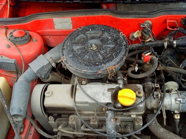 Красный ВАЗ 2108, объемом двигателя 1.3 л и пробегом 211 тыс. км за 1200 $, фото 8 на Automoto.ua