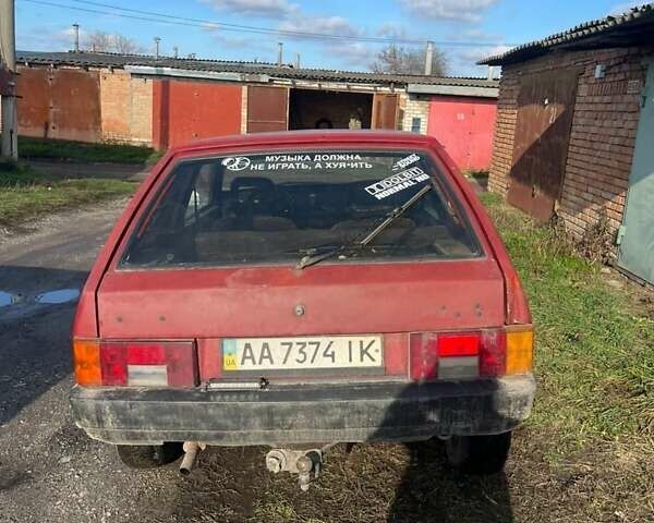 Красный ВАЗ 2108, объемом двигателя 1.3 л и пробегом 290 тыс. км за 1306 $, фото 1 на Automoto.ua