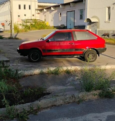 Красный ВАЗ 2108, объемом двигателя 2 л и пробегом 200 тыс. км за 436 $, фото 1 на Automoto.ua
