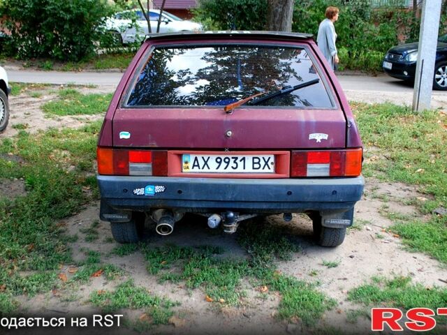 Красный ВАЗ 2108, объемом двигателя 1.5 л и пробегом 90 тыс. км за 900 $, фото 4 на Automoto.ua
