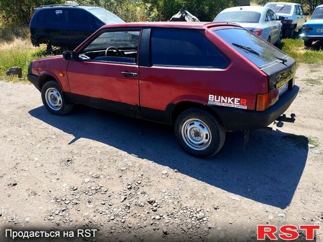 Красный ВАЗ 2108, объемом двигателя 1.5 л и пробегом 228 тыс. км за 530 $, фото 2 на Automoto.ua