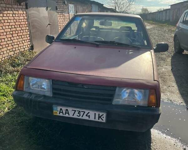 Красный ВАЗ 2108, объемом двигателя 1.3 л и пробегом 290 тыс. км за 1306 $, фото 3 на Automoto.ua