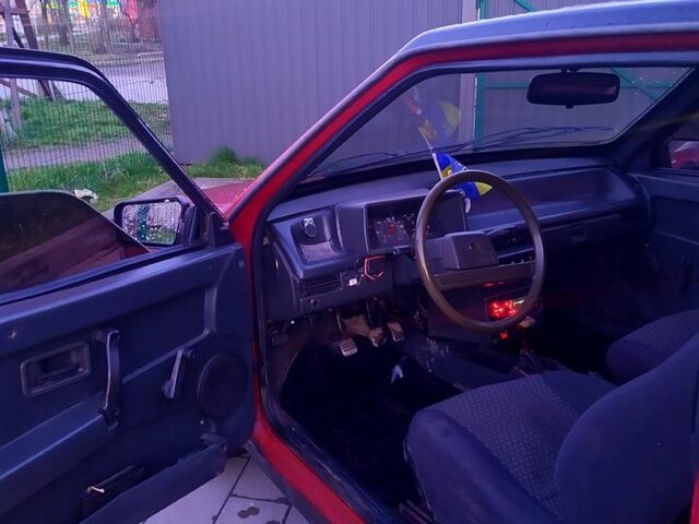 Красный ВАЗ 2108, объемом двигателя 1.3 л и пробегом 250 тыс. км за 1000 $, фото 5 на Automoto.ua