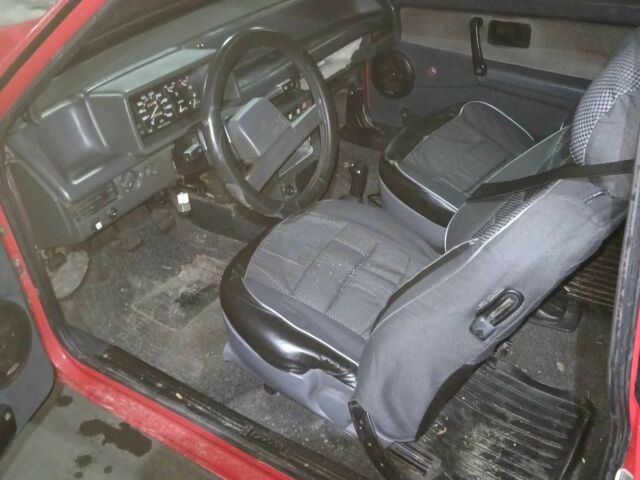 Красный ВАЗ 2108, объемом двигателя 1.3 л и пробегом 2 тыс. км за 900 $, фото 4 на Automoto.ua
