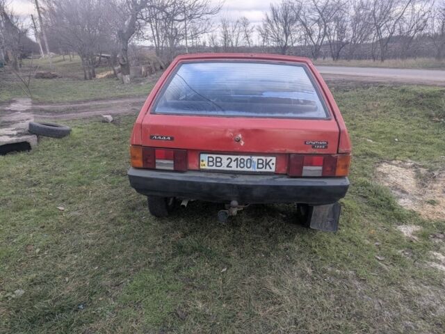 Красный ВАЗ 2108, объемом двигателя 1.3 л и пробегом 400 тыс. км за 709 $, фото 2 на Automoto.ua