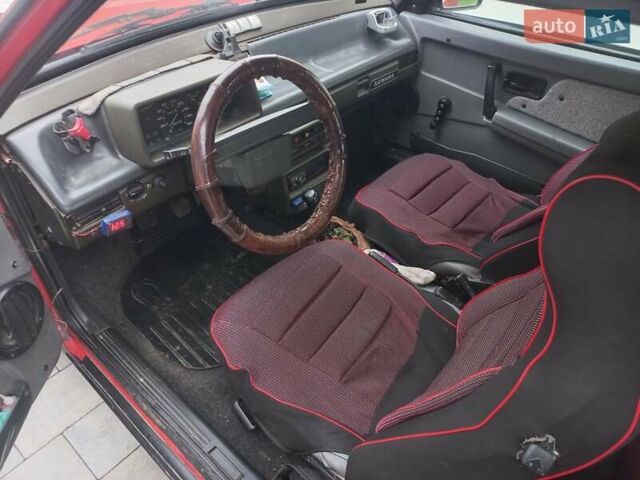Красный ВАЗ 2108, объемом двигателя 1.5 л и пробегом 100 тыс. км за 798 $, фото 11 на Automoto.ua