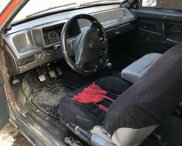 Красный ВАЗ 2108, объемом двигателя 1.3 л и пробегом 300 тыс. км за 550 $, фото 4 на Automoto.ua