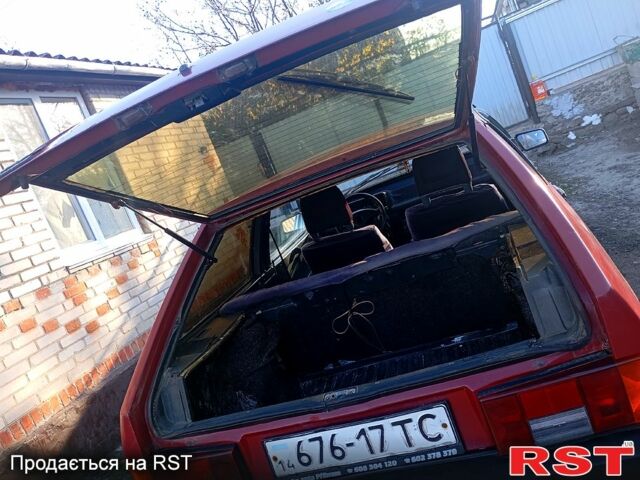 Красный ВАЗ 2108, объемом двигателя 1.3 л и пробегом 198 тыс. км за 625 $, фото 3 на Automoto.ua