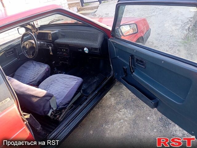Красный ВАЗ 2108, объемом двигателя 1.3 л и пробегом 198 тыс. км за 625 $, фото 4 на Automoto.ua