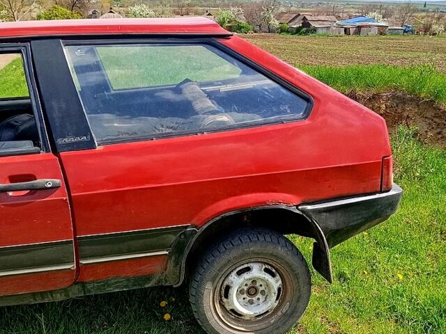 Красный ВАЗ 2108, объемом двигателя 15 л и пробегом 0 тыс. км за 450 $, фото 3 на Automoto.ua