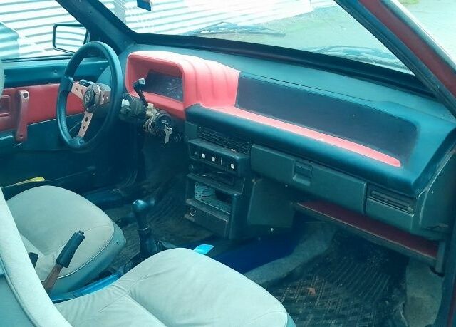 Красный ВАЗ 2108, объемом двигателя 1.1 л и пробегом 100 тыс. км за 699 $, фото 3 на Automoto.ua