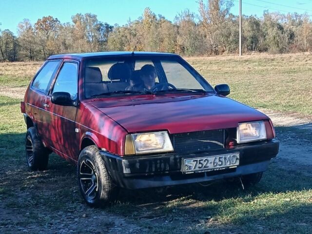 Красный ВАЗ 2108, объемом двигателя 1.3 л и пробегом 900 тыс. км за 1000 $, фото 3 на Automoto.ua