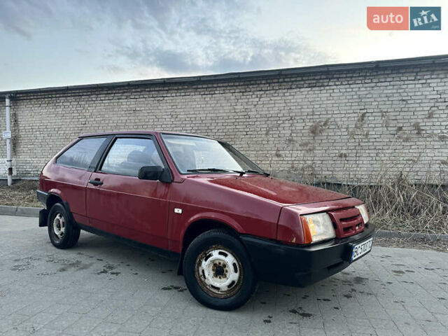 Красный ВАЗ 2108, объемом двигателя 1.5 л и пробегом 300 тыс. км за 1000 $, фото 1 на Automoto.ua